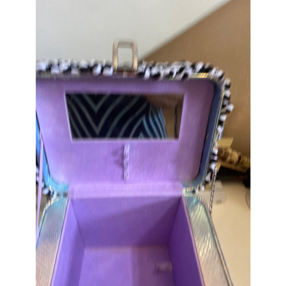 ONE OF A KIND HANDBAG, PURPLE, AND COLORFUL SIDES. - Picture 5 of 8